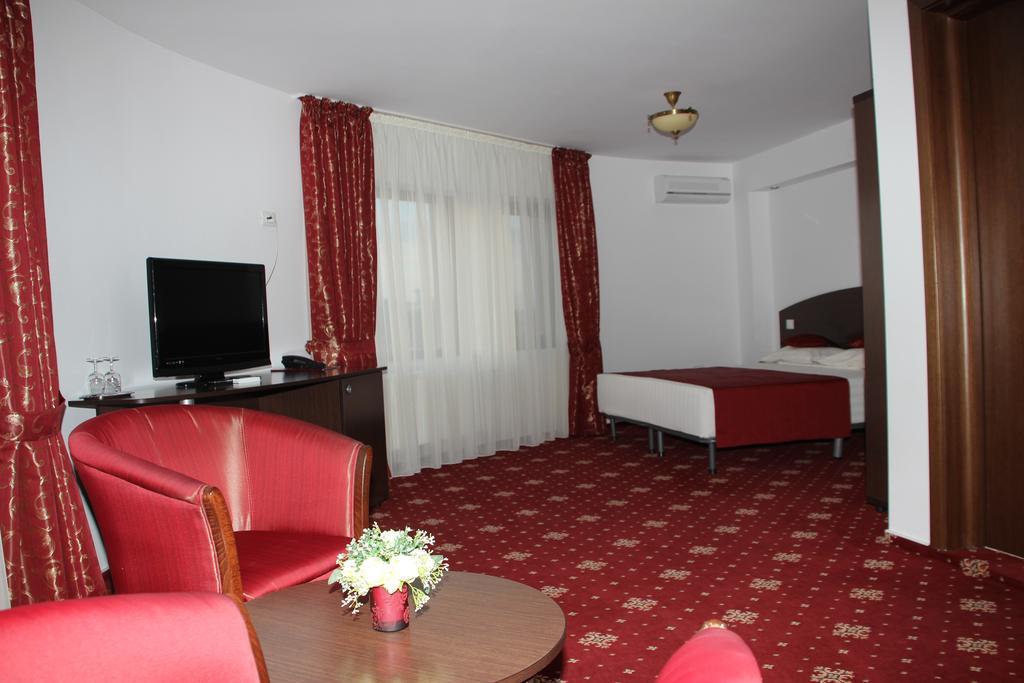 Hotel Royal 2 Urziceni Cameră foto